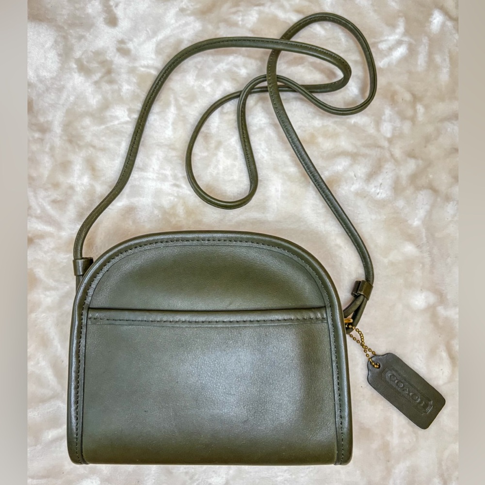 🫒 100% Authentic VINTAGE Coach Abbie #9017 in Olive Green colour, year 1998